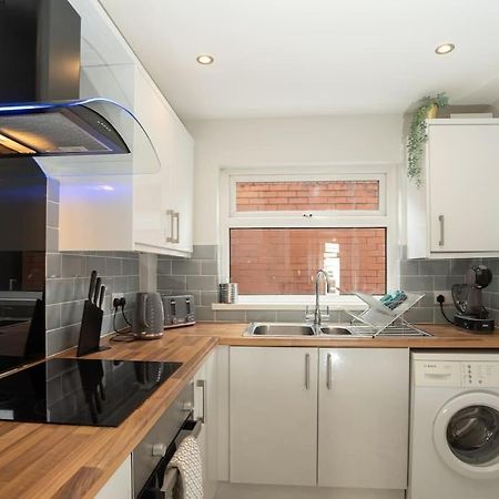 Cozy Townhouse, Walking Distance To Belfast City Buitenkant foto