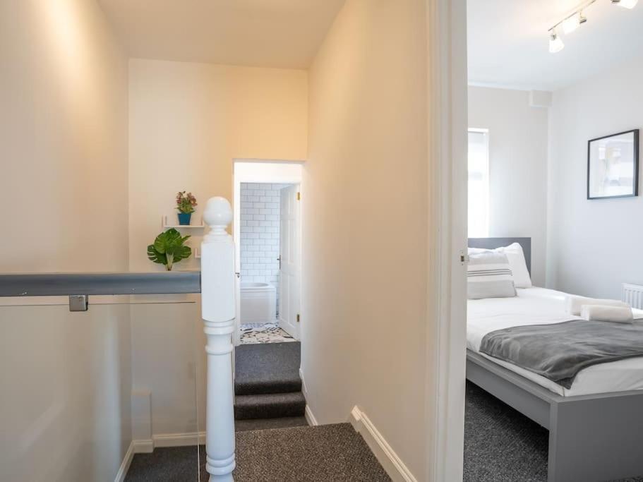 Cozy Townhouse, Walking Distance To Belfast City Buitenkant foto