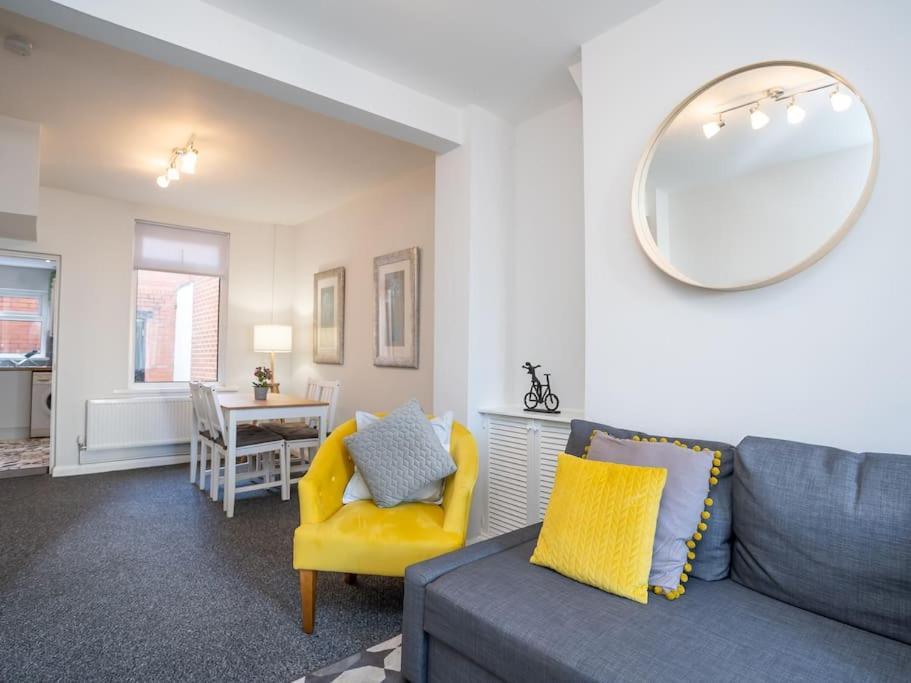 Cozy Townhouse, Walking Distance To Belfast City Buitenkant foto