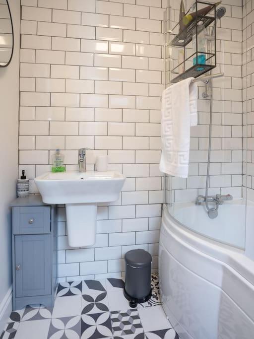 Cozy Townhouse, Walking Distance To Belfast City Buitenkant foto